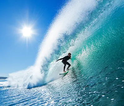 Domptez les vagues en surf canarien